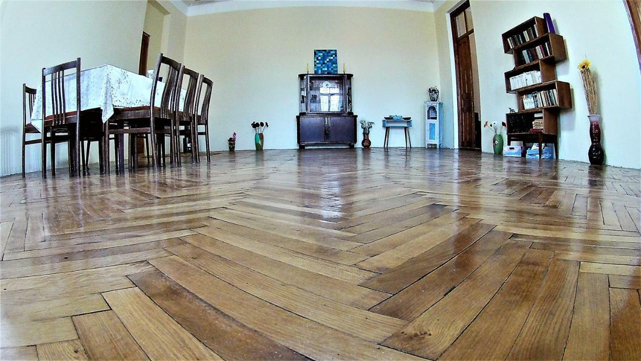 Гостевой дом Surmava Palace Мартвили Экстерьер фото